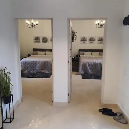 Casa Cu Flori Case de vacanță *